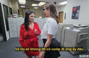 Em là con đĩ hư hỏng của anh