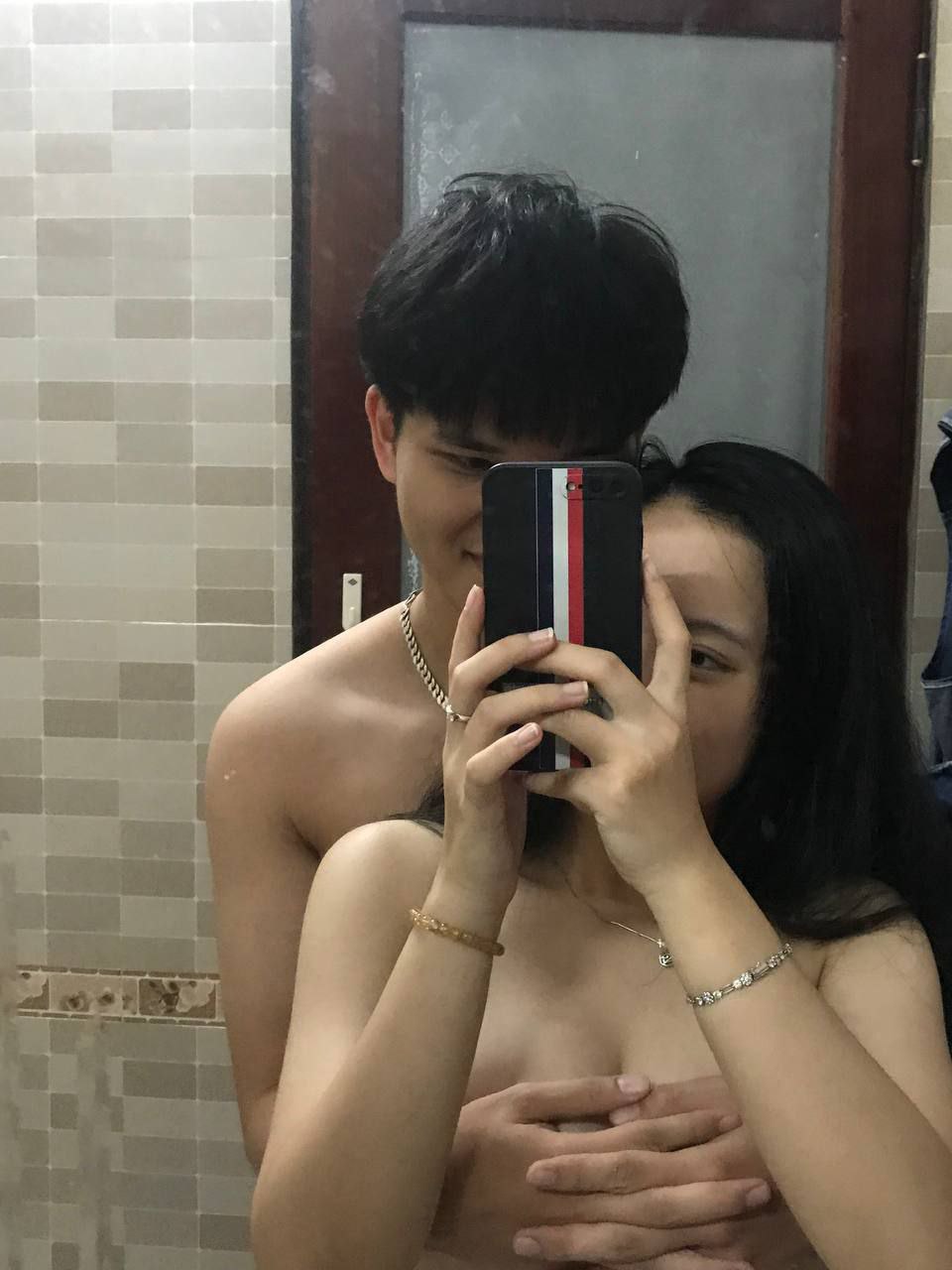 Gọi anh em tốt để có một 3p với vợ tôi