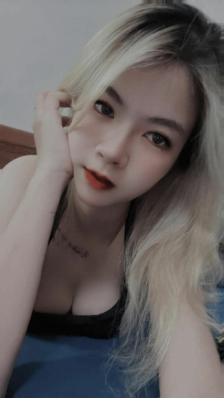 em ghệ xinhh tó hồng kem